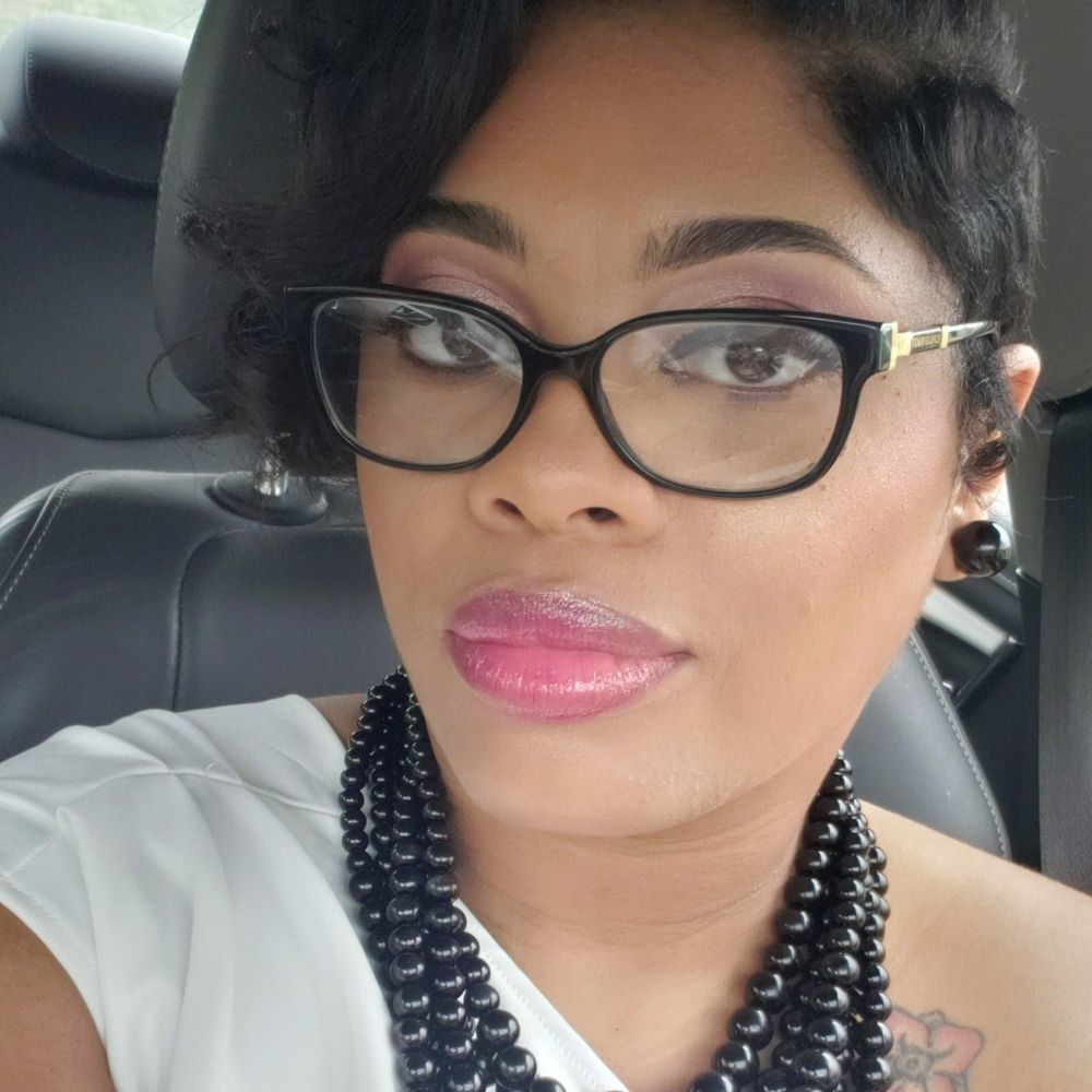 Meet your Posher, Pamela